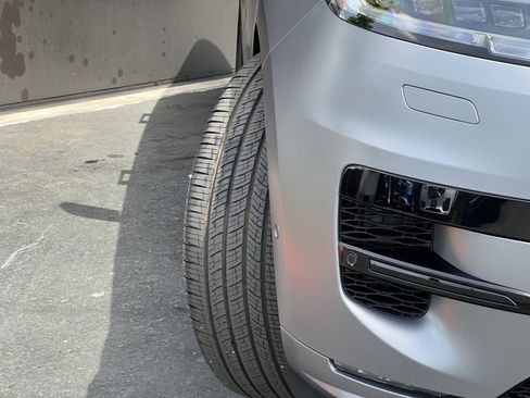 New 2025 Land Rover Range Rover Sport Autobiography image 3