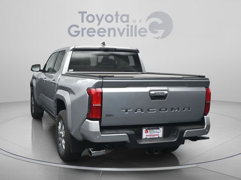 Used 2025 Toyota Tacoma Limited AWD/4WD image 12