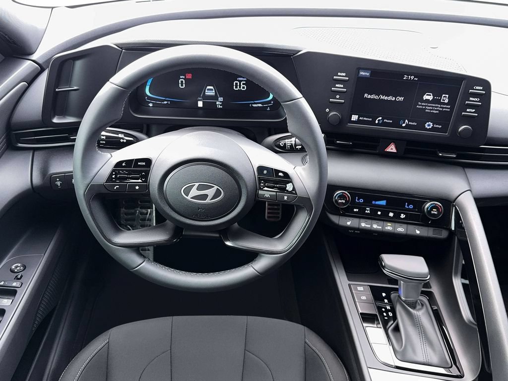 New 2026 Hyundai Elantra SEL Sport w/ Cargo Package FWD image 17