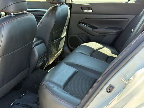 Used 2024 Nissan Altima 2.5 SR FWD image 8