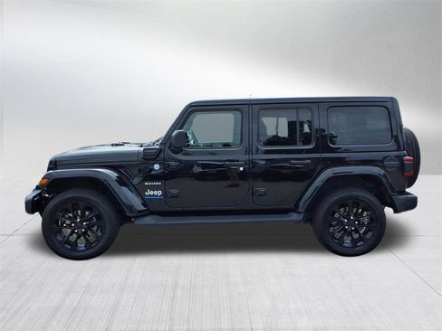 Used 2023 Jeep Wrangler Unlimited Sahara w/ Cold Weather Group image 7