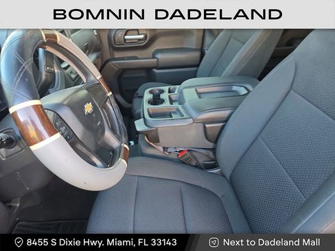 Used 2020 Chevrolet Silverado 1500 Custom w/ Custom Value Package image 17