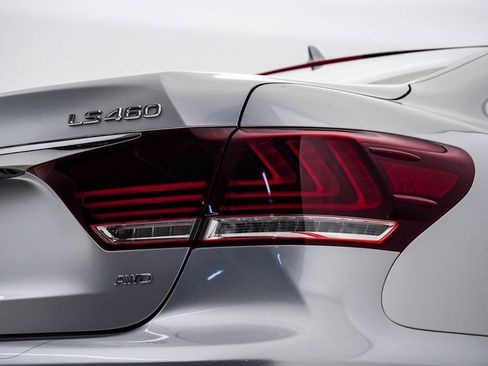 Used 2013 Lexus LS 460 AWD w/ Comfort Pkg image 12