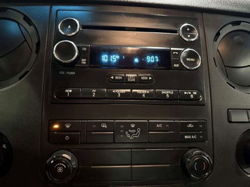 Used 2015 Ford F250 XL w/ Power Equipment Group image 29