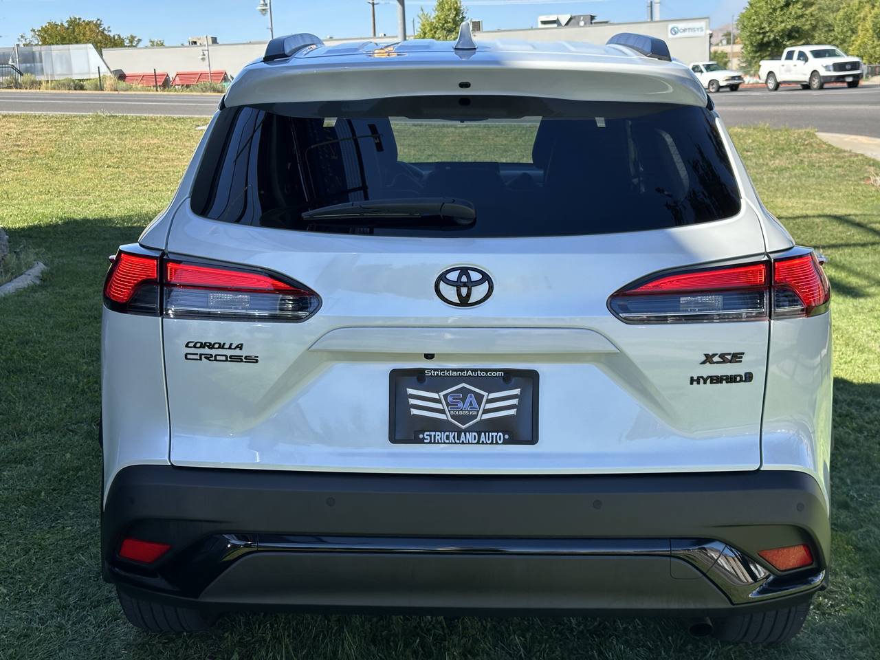 Used 2024 Toyota Corolla Cross AWD Hybrid w/ Convenience Package image 8