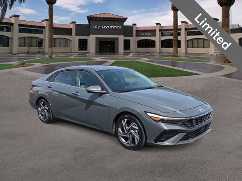 Used 2025 Hyundai Elantra Limited FWD image 2