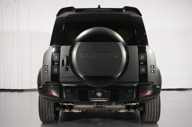 Used 2026 Land Rover Defender 110 X-Dynamic SE AWD/4WD image 13
