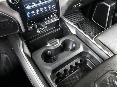 Used 2021 RAM 2500 Laramie w/ Night Edition image 38