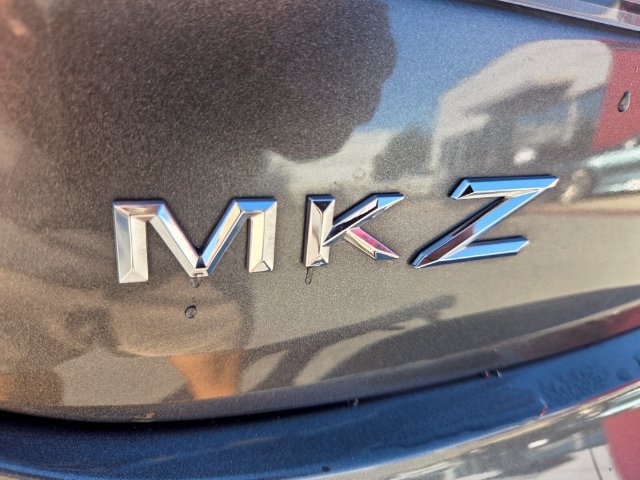 Used 2017 Lincoln MKZ Reserve FWD image 16