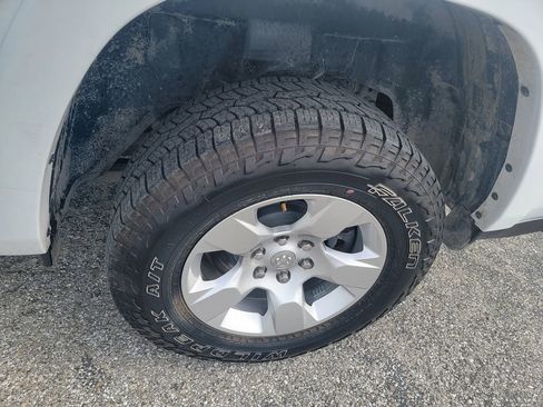 Used 2025 RAM 1500 Big Horn AWD/4WD image 13