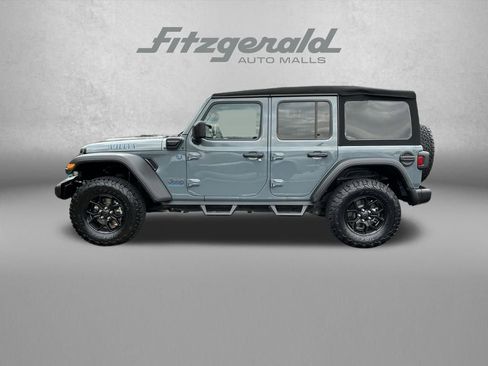 Used 2024 Jeep Wrangler Unlimited image 4