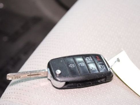 Used 2016 Kia Sedona LX w/ LX Convenience Package image 15