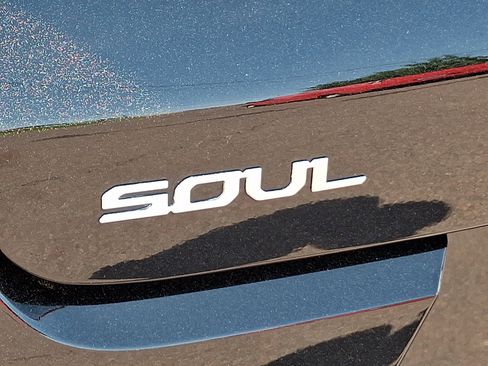 Used 2025 Kia Soul LX FWD image 30