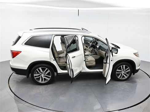 Used 2016 Honda Pilot Touring image 52