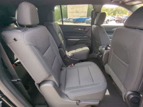 New 2026 Chevrolet Traverse LT w/ LPO, Floor Liner Package image 27