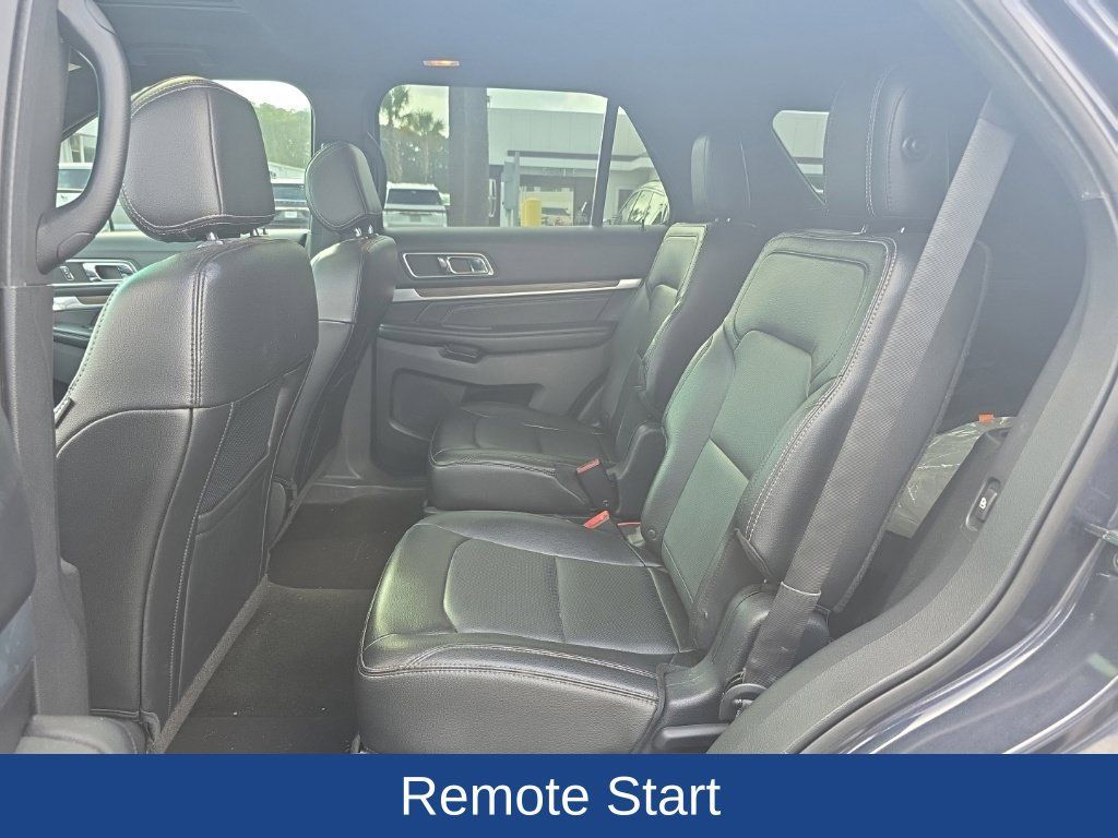 Used 2017 Ford Explorer Limited w/ Equipment Group 301A FWD image 11