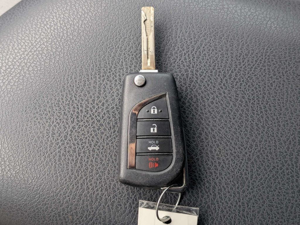 Used 2023 Toyota Camry SE FWD image 28