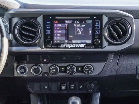 Used 2019 Toyota Tacoma TRD Sport image 12