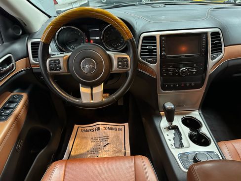 Used 2013 Jeep Grand Cherokee Overland w/ Advance Technology Group image 17
