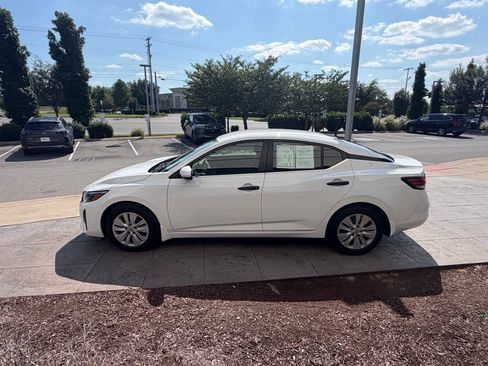 Used 2024 Nissan Sentra S FWD image 8