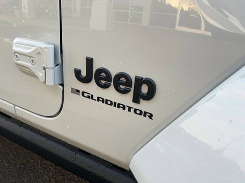 New 2026 Jeep Gladiator Sport image 18