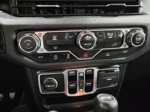 Used 2024 Jeep Wrangler Unlimited Sport AWD/4WD image 49