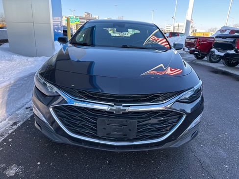 Used 2022 Chevrolet Malibu RS image 2