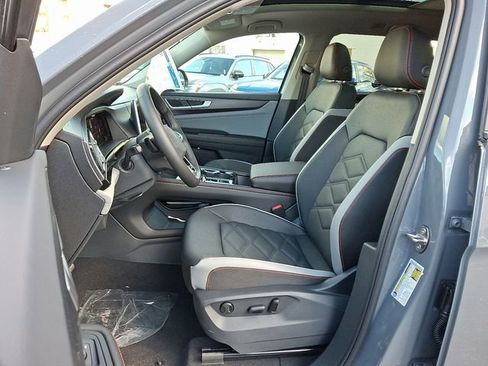 New 2026 Volkswagen Atlas Peak Edition image 7