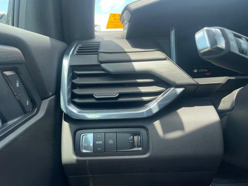 Used 2026 GMC Acadia Elevation FWD image 12
