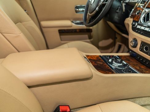 Used 2013 Rolls-Royce Ghost image 65