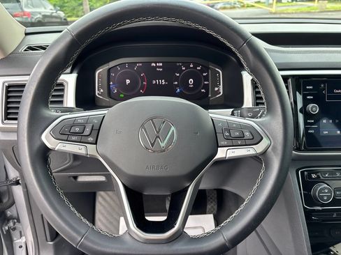 Certified 2023 Volkswagen Atlas SE w/ Panoramic Sunroof Package FWD image 17