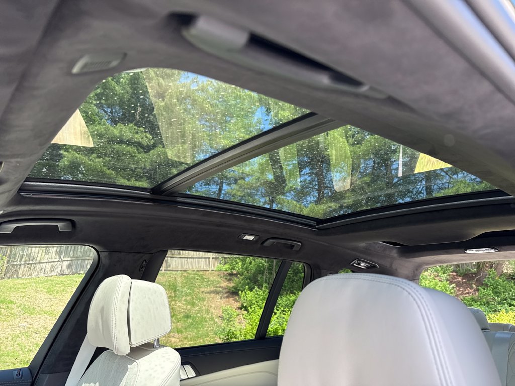 Used 2027 BMW X7 xDrive40i w/ M Sport Package AWD/4WD image 19