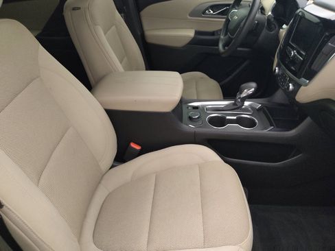 Used 2022 Chevrolet Traverse LS FWD image 21