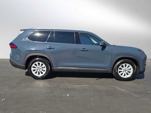 Certified 2025 Toyota Grand Highlander FWD image 2