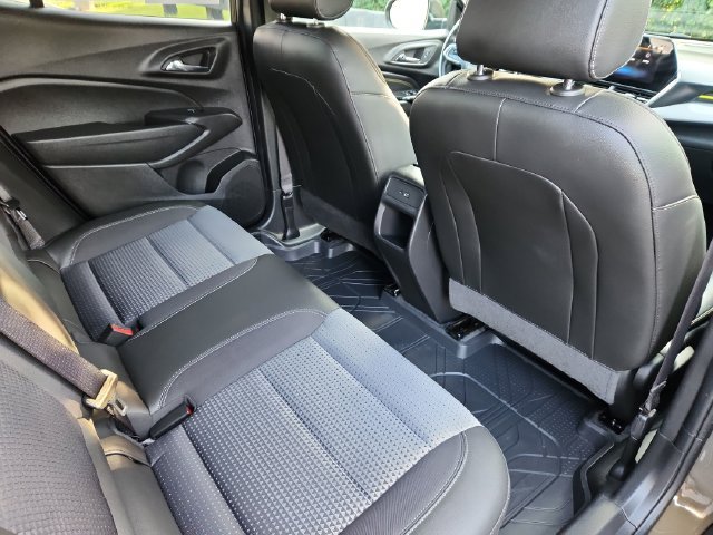 Used 2024 Chevrolet Trax LT w/ Driver Confidence Package FWD image 29