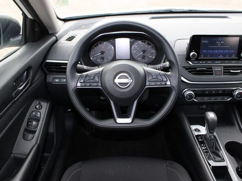 Used 2024 Nissan Altima 2.5 S FWD image 10