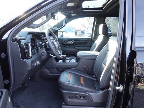 Used 2024 GMC Sierra 1500 AT4 image 15