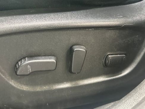 Used 2017 Nissan Rogue SV AWD/4WD image 20