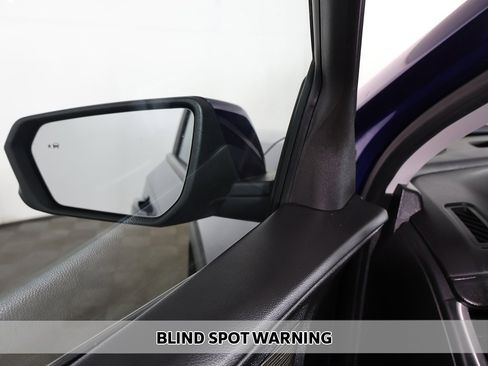 Used 2022 GMC Terrain SLE w/ Driver Convenience Package image 4