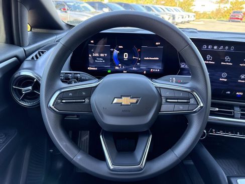 New 2026 Chevrolet Equinox EV LT image 14