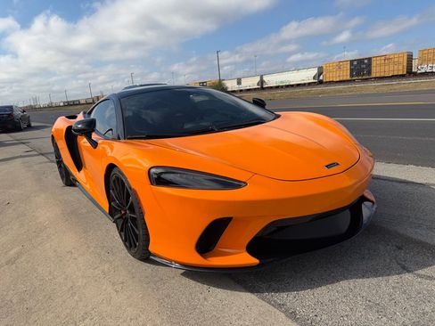 Used 2020 McLaren GT RWD image 32