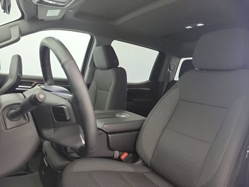 Used 2025 Chevrolet Silverado 1500 LT RWD image 17