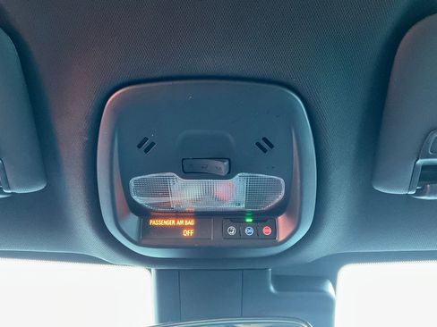 Used 2025 Buick Envista Sport Touring image 16