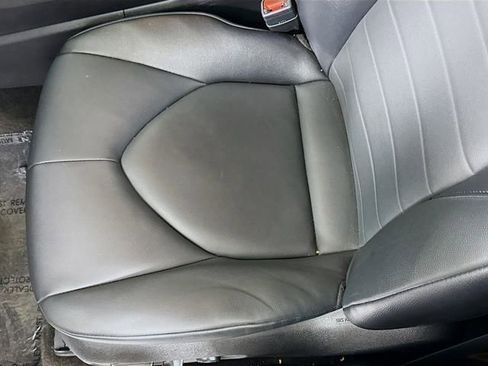 Certified 2025 Toyota Highlander XLE image 18