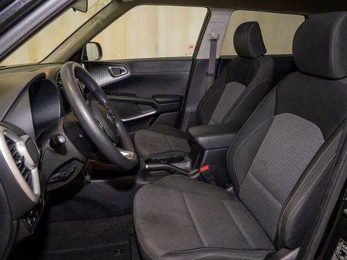 Used 2021 Kia Soul S image 9