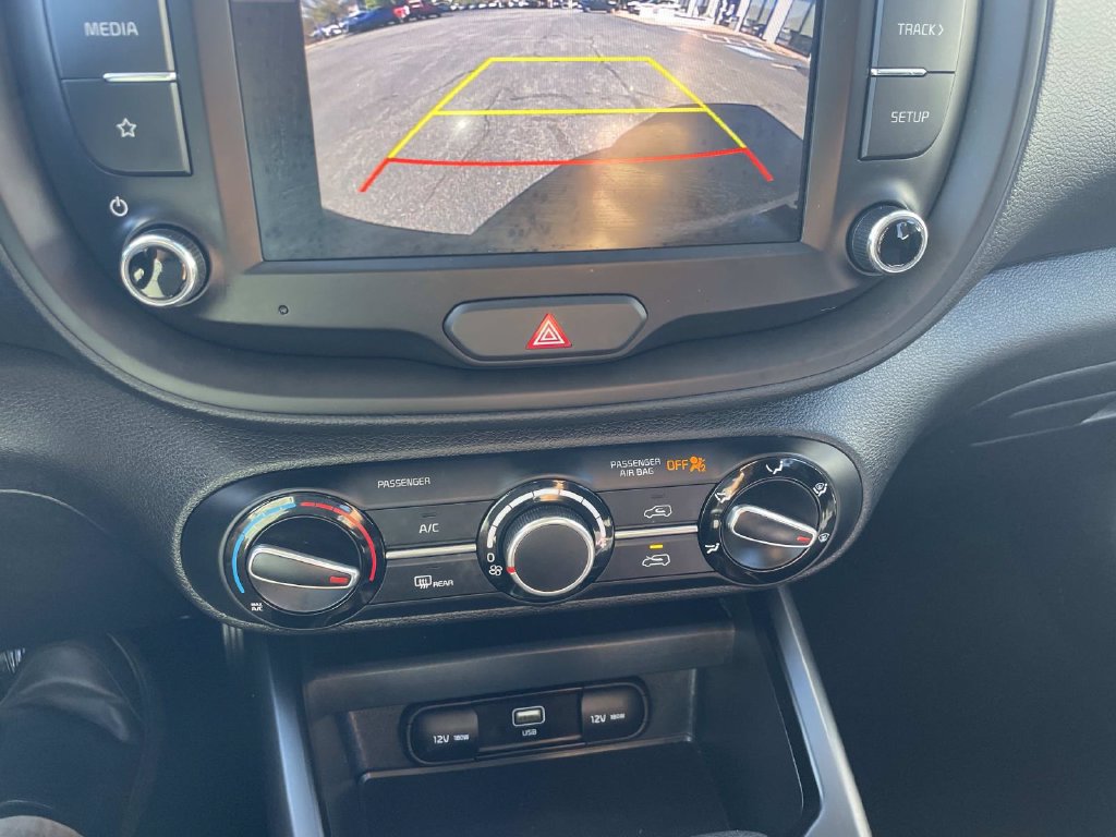 Used 2025 Kia Soul LX FWD image 22