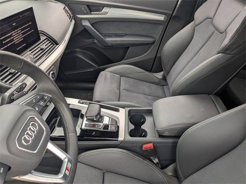 Used 2024 Audi Q5 e Premium Plus image 31