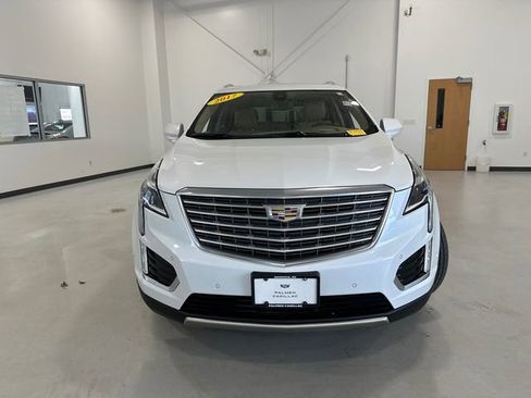 Used 2017 Cadillac XT5 Platinum w/ Driver Assist Package image 5
