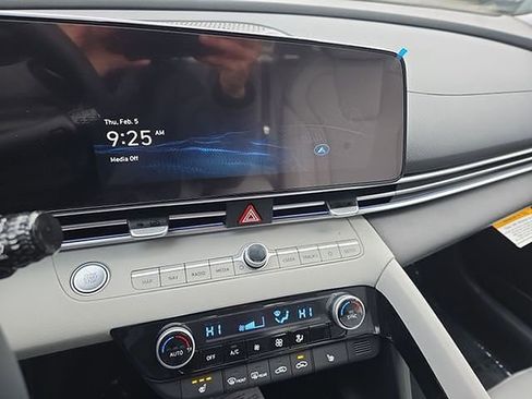 New 2026 Hyundai Elantra Limited image 30