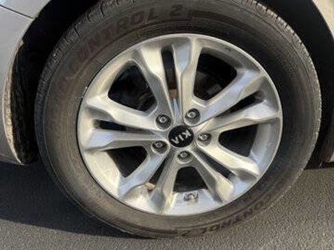 Used 2011 Kia Optima EX w/ Premium Pkg image 9